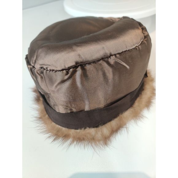 Beautiful Beige/Light Brown Mink Fur Hat from Canada 21.25\